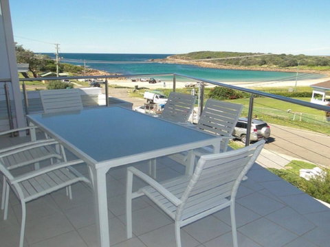 Ultimate Beach House' 19a Graham Street - Views , Peace & Quiet - New South Wales Tourism  0