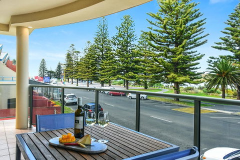 Ultimate Esplanade - 3 Storey Experience - WiFi - New South Wales Tourism  1