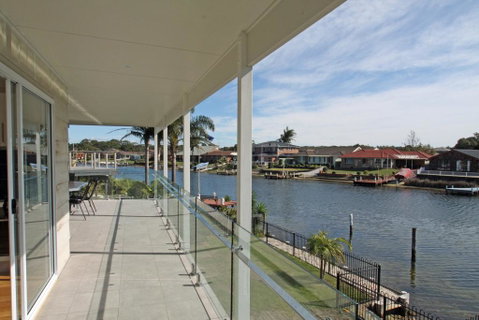 Unbeatable Waterfront Location - New South Wales Tourism  1