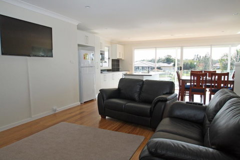 Unbeatable Waterfront Location - New South Wales Tourism  3