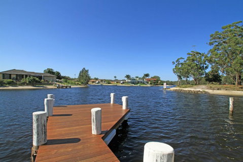 Unbeatable Waterfront Location - New South Wales Tourism  2