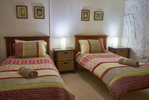 Underground Bed & Breakfast - New South Wales Tourism  3