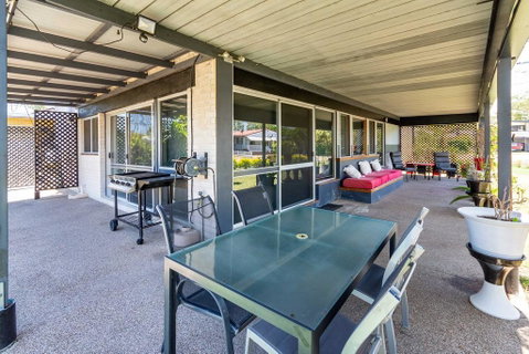 Unique Getaway 300m To Bribie Foreshore, Bongaree - New South Wales Tourism  1