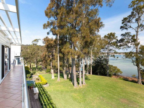 Unit 1 44 Danalene Pde Fantastic Waterfront Property With Air Con - New South Wales Tourism  0