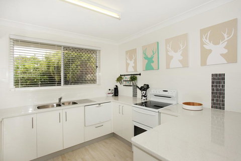 Unit 1/14 Tamarindus Street Marcoola Beach, Pet Friendly, 300 BOND, Linen Supplied - New South Wales Tourism  3