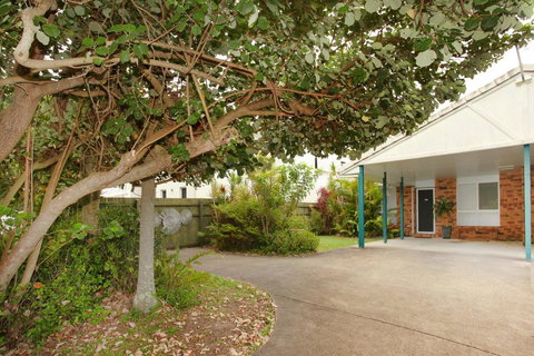 Unit 1/14 Tamarindus Street Marcoola Beach, Pet Friendly, 300 BOND, Linen Supplied - New South Wales Tourism  1