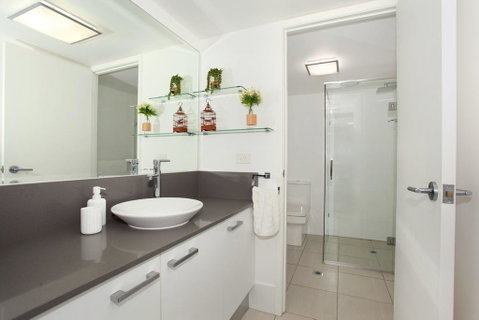 Unit 2 Point Break Apartments, 1-3 Point Arkwright, Linen Incl - New South Wales Tourism  3