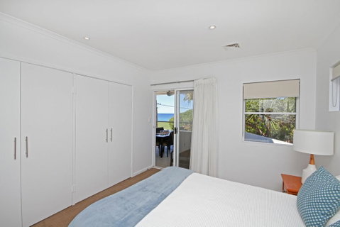 Unit 2, Beach Gallery, 9 Andrew Street Point Arkwright, 500 BOND, LINEN SUPPLIED - New South Wales Tourism  3