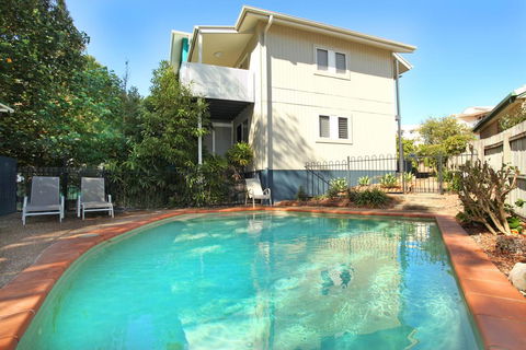 Unit 2, On The Park, 22 Frank Street Coolum Beach, 400 BOND, LINEN INCLUDED - New South Wales Tourism  0