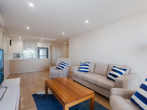 Unit 301 'The Shoal' 6-8 Bullecourt Street - Air Con, Walking To Local Shops & Beach - New South Wales Tourism  3