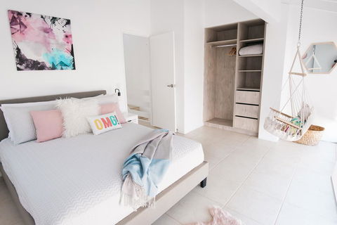Unit 4 Weyba Lodge Noosa - New South Wales Tourism  3