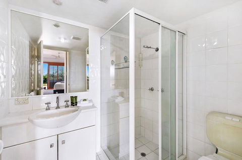 Unrivaled Ocean And City Views From Resort Style 3bed With Garden - New South Wales Tourism  2