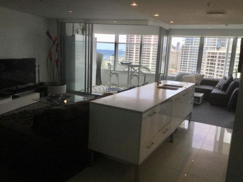 Upmarket Resort At Beach Surfers Paradise URGC - New South Wales Tourism  3