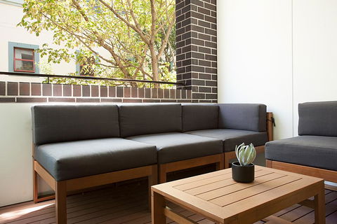 Urban Rest - Mary St - New South Wales Tourism  1