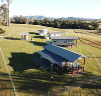 Valley Cabins By The Creek - New South Wales Tourism 