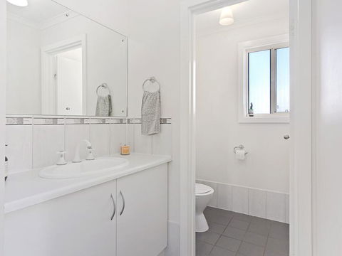 VALLEY VIEWS - 10 Valley Heights Drive - New South Wales Tourism  1