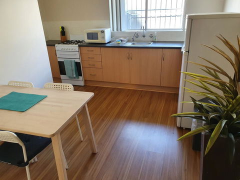 Value 2 Bed Villa Close To QEH + Airport + City + Beach - New South Wales Tourism  3