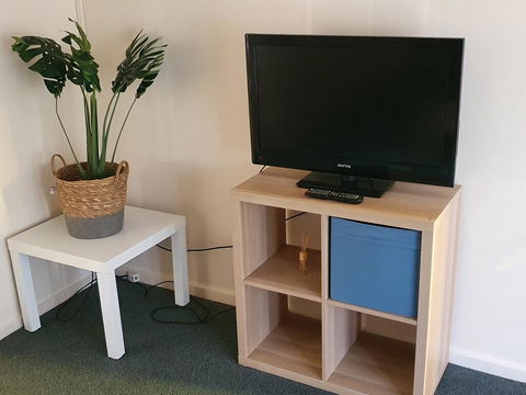 Value 2 Bed Villa Close To QEH + Airport + City + Beach - New South Wales Tourism  1