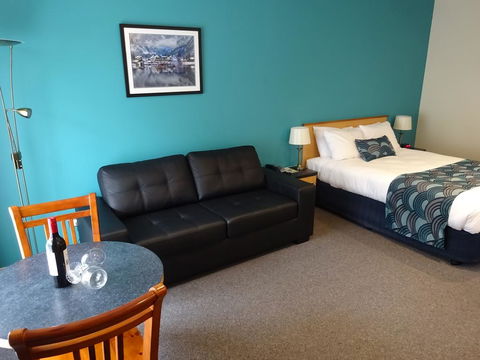 Victoria Lodge Motor Inn & Apartments - New South Wales Tourism  0