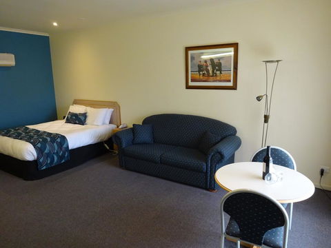 Victoria Lodge Motor Inn & Apartments - New South Wales Tourism  2