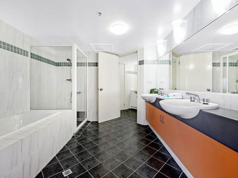 Victoria Square Apartments In The Heart Of Broadbe - New South Wales Tourism  3
