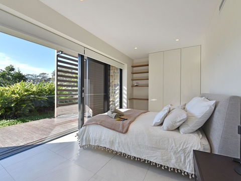 Villa Catania Waterside At Trinity Point - New South Wales Tourism  1