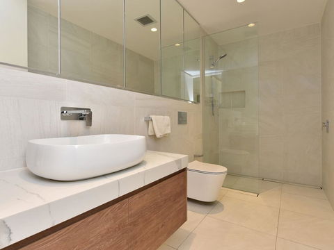 Villa Catania Waterside At Trinity Point - New South Wales Tourism  3