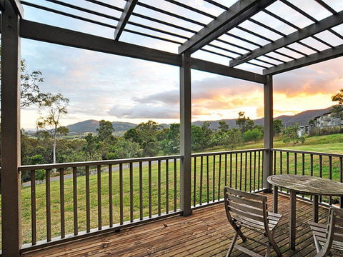 Villa Executive 2br Moscato Resort Condo Located Within Cypress Lakes Resort (nothing Is More Central) - New South Wales Tourism  0