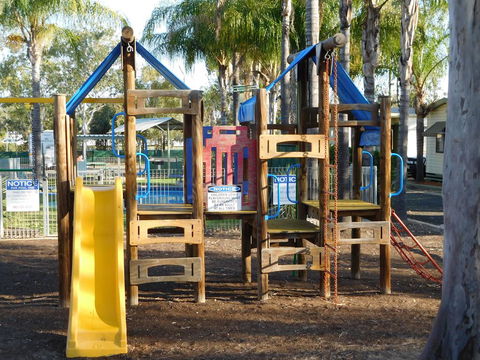 Villa Holiday Park - New South Wales Tourism  1