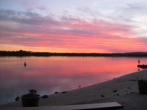 Villa Riviera On River Front - New South Wales Tourism  0