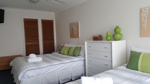 Villa Riviera On River Front - New South Wales Tourism  3