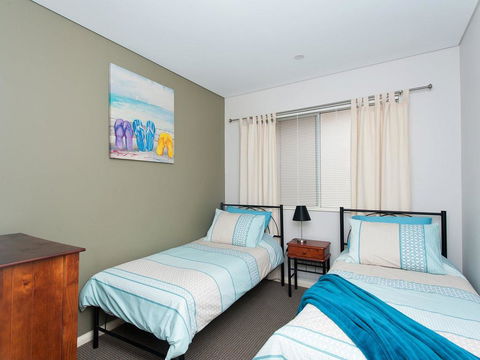 Villa Serene @ Fingal Bay - New South Wales Tourism  1
