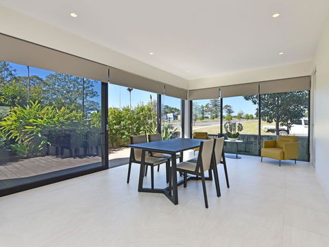 Villa Sorrento Waterside At Trinity Point - New South Wales Tourism  1
