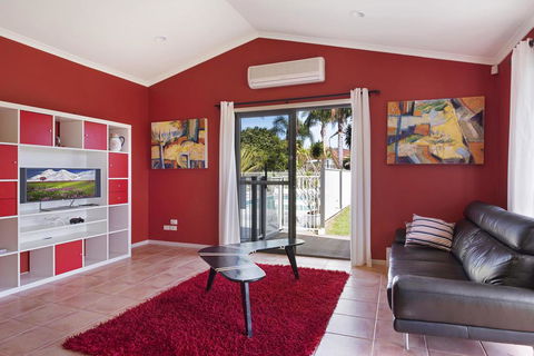 Village Drive 31 Ulladulla - New South Wales Tourism  1