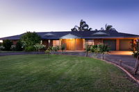 Book Mildura Accommodation Vacations New South Wales Tourism New South Wales Tourism 