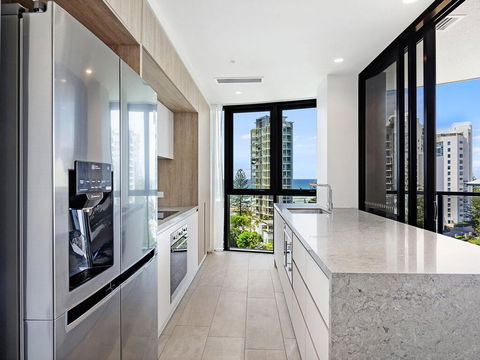 Vue Broadbeach Private 2 Bed Ocean View - New South Wales Tourism  3