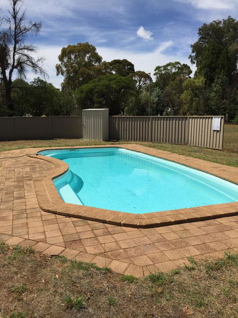 Wagon Wheel Motel & Units - New South Wales Tourism  3
