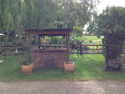 Walcha Royal Cafe & Accommodation - New South Wales Tourism  2