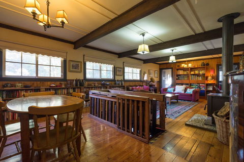 Walhalla Coach House - New South Wales Tourism  3