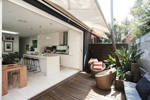 Walk To Beach From This Stylish Bronte Oasis W AC, Wifi And Free Parking - New South Wales Tourism  0