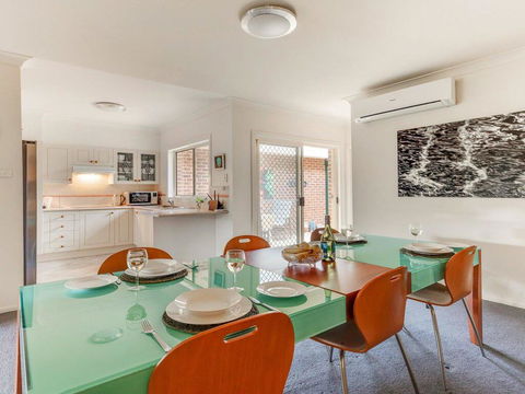 Walling-Clifton Gardens - Backing Onto Golf Course - New South Wales Tourism  3