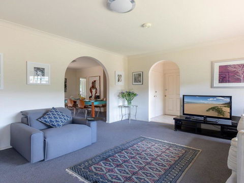 Walling-Clifton Gardens - Backing Onto Golf Course - New South Wales Tourism  2