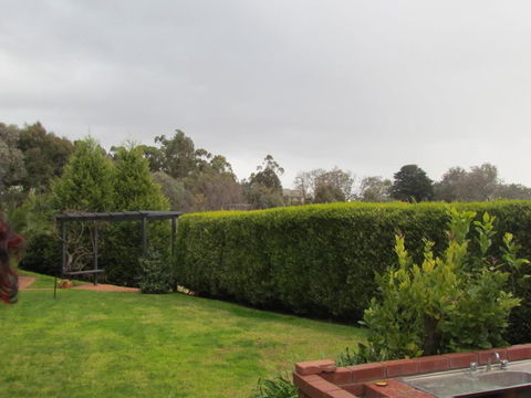 Warrandyte Retreat Guest House - New South Wales Tourism  1
