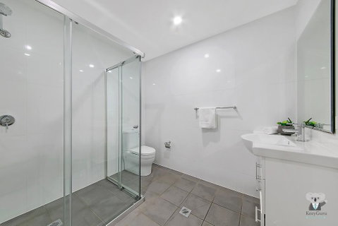 WARRICK FRAM 3 BEDS APT FREE PARKING WALK TO WESTFIELD CLOSE TO HOSPITAL NWF003 - New South Wales Tourism  3