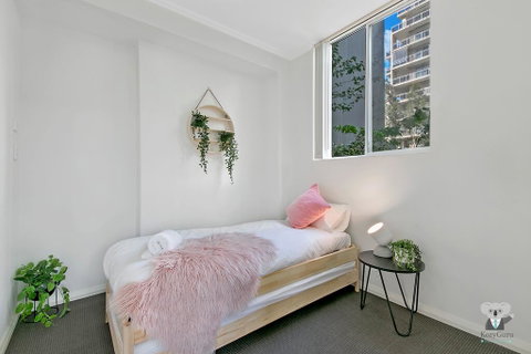WARRICK FRAM 3 BEDS APT FREE PARKING WALK TO WESTFIELD CLOSE TO HOSPITAL NWF003 - New South Wales Tourism  1