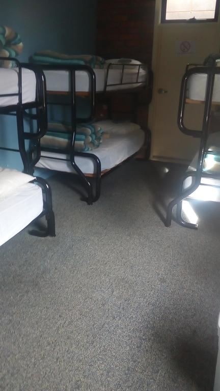 Warrnambool Beach Backpackers - New South Wales Tourism  3