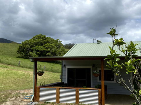 Waterfall Unit Farm Stay - New South Wales Tourism  1
