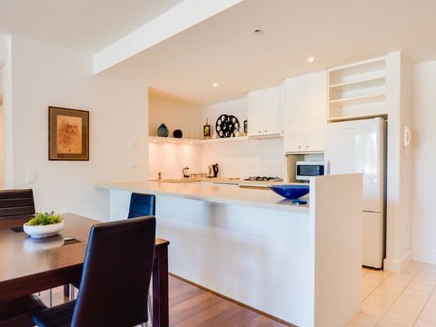 Waterfront (Yarra St) By Gold Star Stays - New South Wales Tourism  3