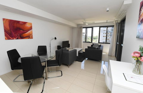 WATERFRONT DARWIN TROPICAL DELIGHT - New South Wales Tourism  1