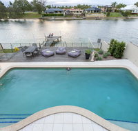 Waterfront Entertainer - New South Wales Tourism 